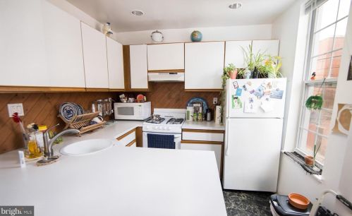 614 6 St, Philadelphia PA 19147-2128 exterior