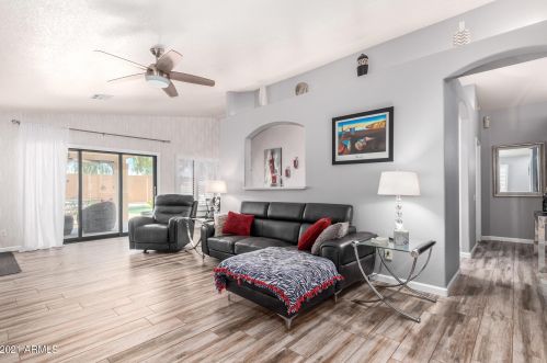 18218 6th Dr, Phoenix, AZ 85023-6496