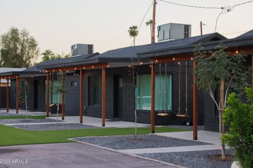 2635 Clarendon Ave, Phoenix AZ 85018-5958 exterior