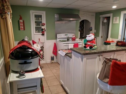 6 Berkeley St, Worcester, MA 01605-3033