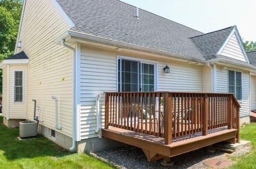 27 Enaya Cir, Worcester MA exterior