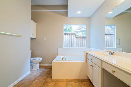 14593 Parker Ct, Addison TX 75001-7971 exterior