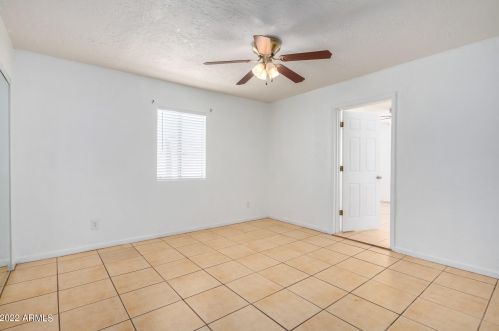 2502 Edgemont Ave, Phoenix AZ 85035-1716 exterior