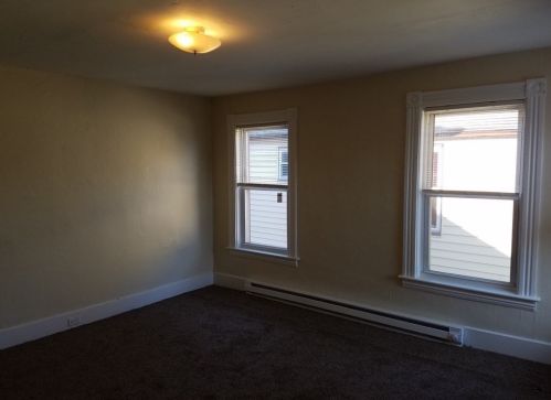 35 Litchfield St, Worcester MA 01603-2847 exterior