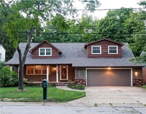 7135 Kleber Ct, Cleveland, OH 44131-1522