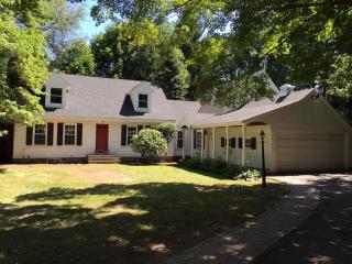12 Old Salem Rd, Marblehead, MA 01945-1151