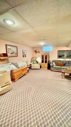 1083 Phillips Rd, New Bedford MA 02745-1716 exterior