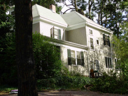 16 Williston Rd, Newton, MA 02466-2215