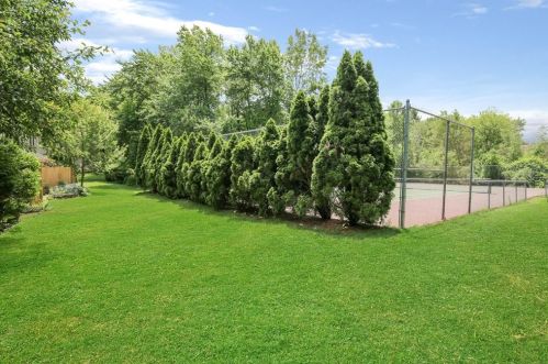 237 South St, Shrewsbury MA 01545-5437 exterior