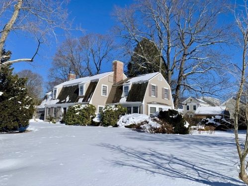 32 Old Farm Rd, Dedham, MA 02026-4115