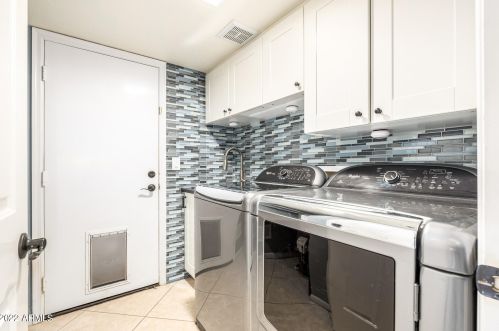 17002 32 Way, Phoenix AZ 85018-3973 exterior