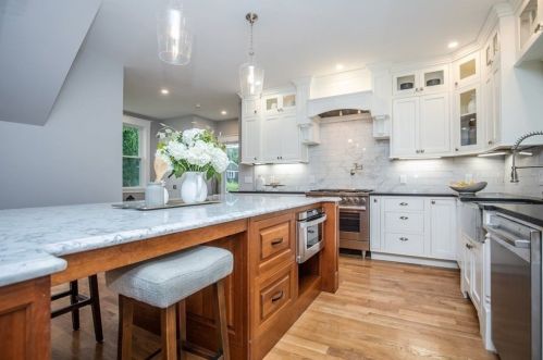 77 Hodge Rd, Arlington MA  02474-1933 exterior