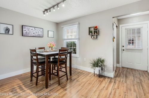 102 Daffodil Dr, Jackson Twp NJ  08527-4171 exterior