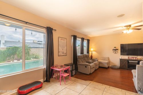 16814 31 Ave, Phoenix AZ 85009-4846 exterior