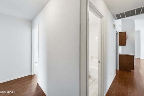 2021 Bluefield Ave, Phoenix AZ 85032-8817 exterior