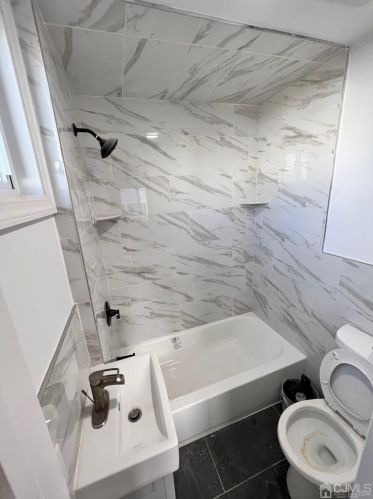 76 Sharot St, Carteret NJ  07008-2909 exterior