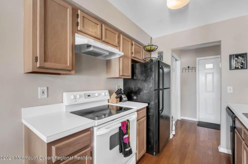 47 Tower Hl Dr, Tinton Falls NJ 07701-2400 exterior