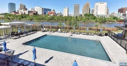 200 Dey St, East Newark NJ  07029-1883 exterior