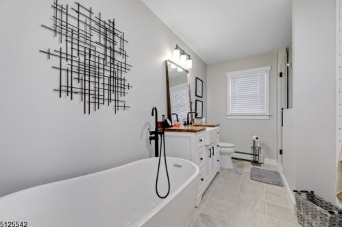 13 Fairview Dr, East Hanover NJ  07936-3506 exterior