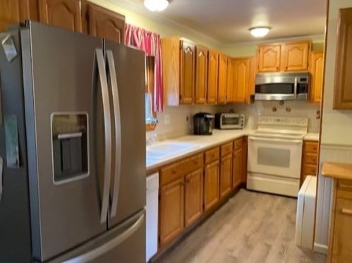 87 Golf Ave, Methuen MA 01844-6221 exterior