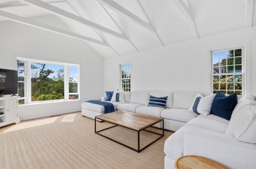 811 Fox Hill Rd, Chatham MA 02633-1410 exterior