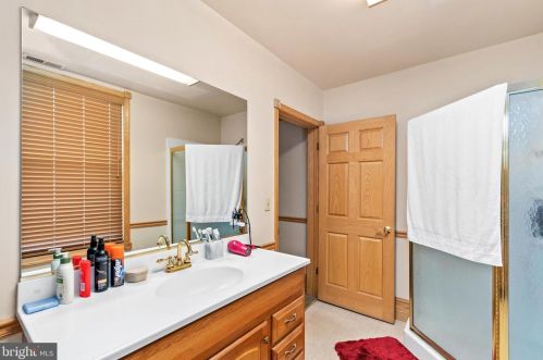 48 Newton Ave, West Deptford NJ 08096-4610 exterior