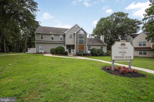 1063 Tristram Cir, West Deptford, NJ 08051-2208