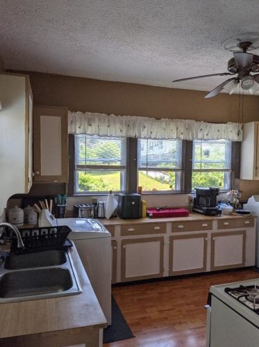 1007 Rock St, Fall River MA 02720-3212 exterior