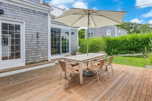 75 Main St, Chatham MA 02633-2419 exterior