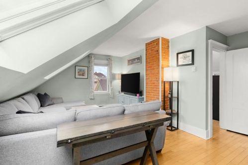 85 Hale St, Beverly, MA 01915-4676