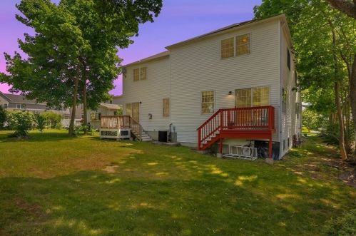 111 Maple St, Needham MA 02492-2105 exterior