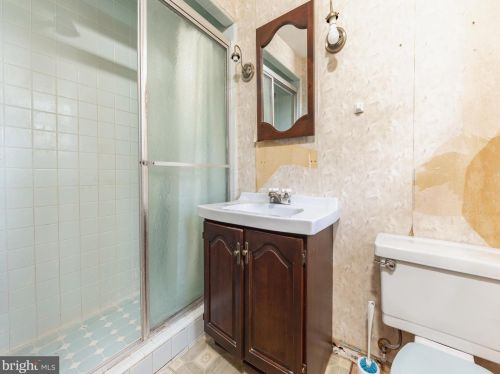 247 King St, West Deptford NJ 08096-2229 exterior