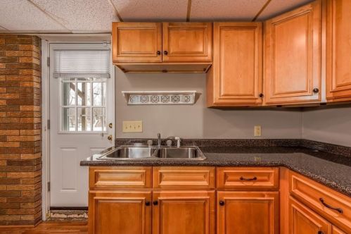 88 Standish St, Worcester MA 01604-3233 exterior