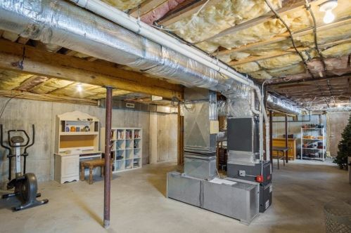 62 Chelsea Dr, Seekonk MA 02771-4923 exterior