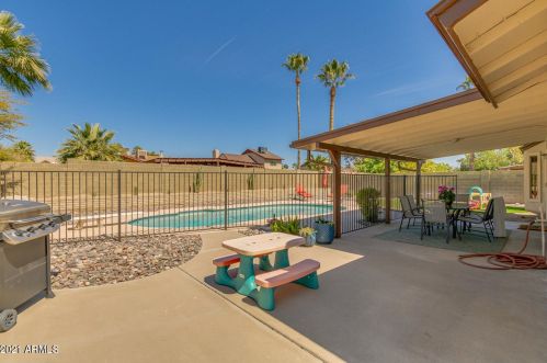 4302 Acoma Dr, Phoenix AZ 85032-4855 exterior