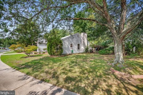 36 Kelly Dr, West Deptford NJ 08096-6712 exterior