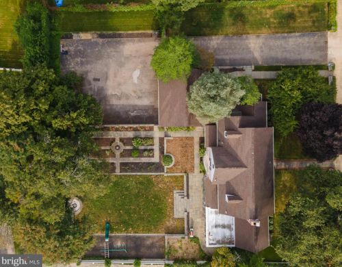 605 Delaware St, West Deptford NJ  08096-1576 exterior