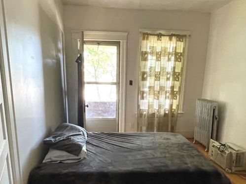 8 Hadwen Ln, Worcester MA 01602 exterior