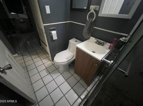 1832 38 Dr, Phoenix AZ 85053-3733 exterior