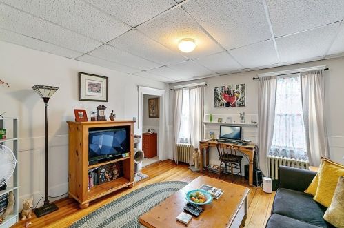 280 Court St, Plymouth MA 02360-4362 exterior