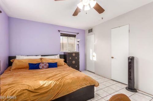 1917 Clarendon Ave, Phoenix AZ 85033-4023 exterior