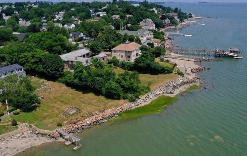 142 Crabtree Rd, Quincy MA 02171-1250 exterior