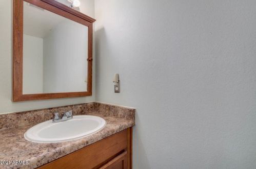 1205 47 Pl, Phoenix AZ 85018-2905 exterior