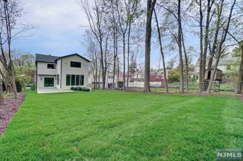 158 Magnolia Ave, Tenafly NJ  07670-1828 exterior