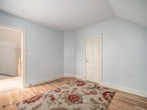 122 Clark St, New Bedford MA 02740-7023 exterior