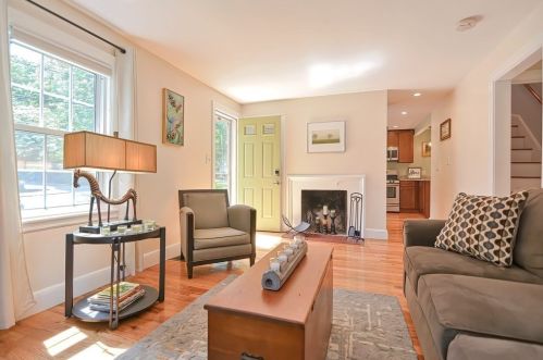 20 Norman St, Milton, MA 02186-2659