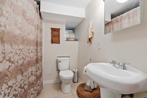 2630 Oak Park Ave, Forest View IL 60402-2533 exterior