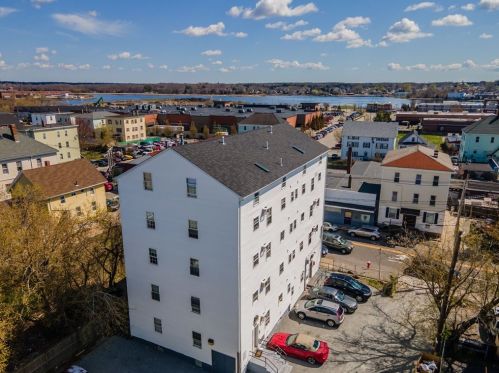 153 Belleville Ave, New Bedford MA 02746-2494 exterior