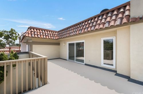 1 Satinwood Way, Irvine CA  92612-2111 exterior