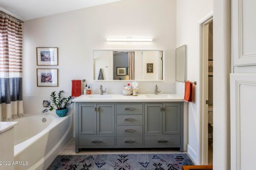 4613 Charleston Ave, Phoenix AZ 85032-9548 exterior